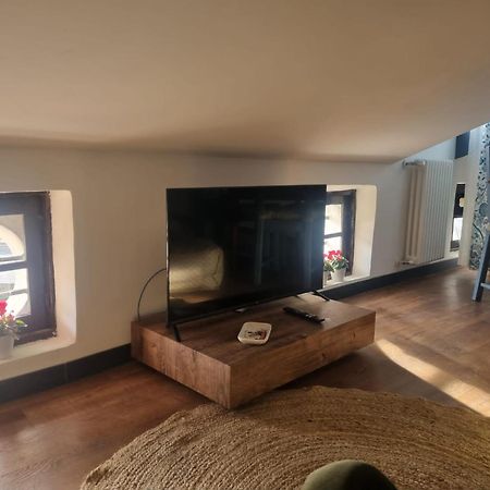 Apartmán La Soffitta Sul Porto Janov Exteriér fotografie