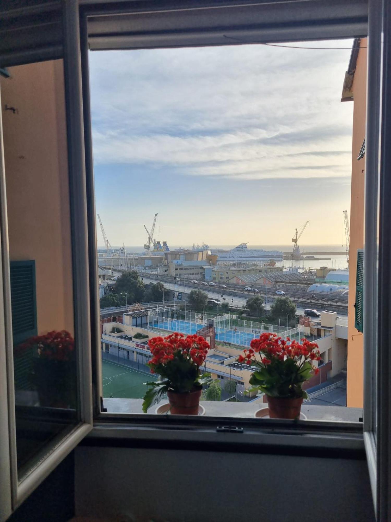 Apartmán La Soffitta Sul Porto Janov Exteriér fotografie